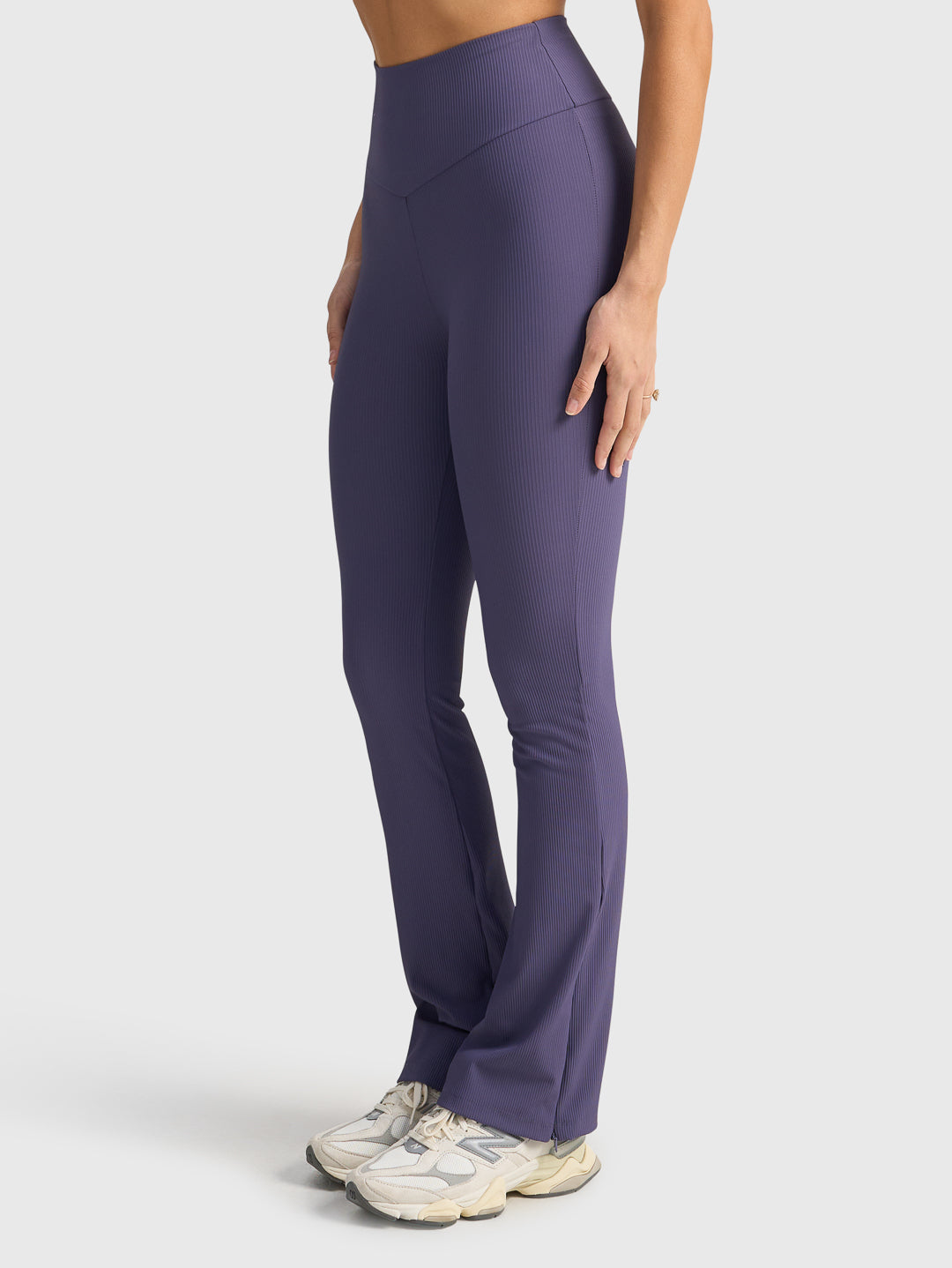 REPETITION RIB FLARE LEGGING