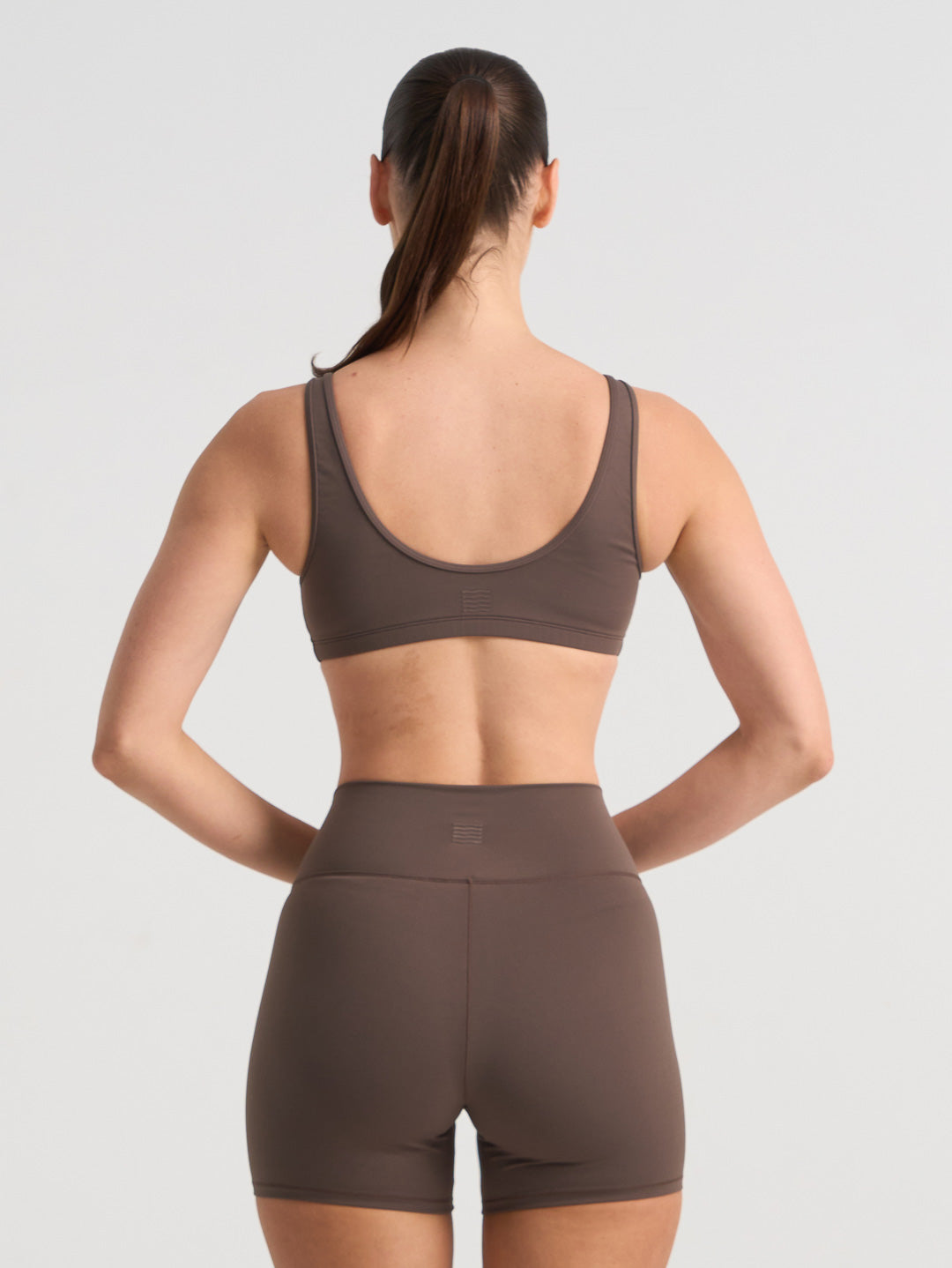 BASELINE SCOOP CROP - CHOCOLATE