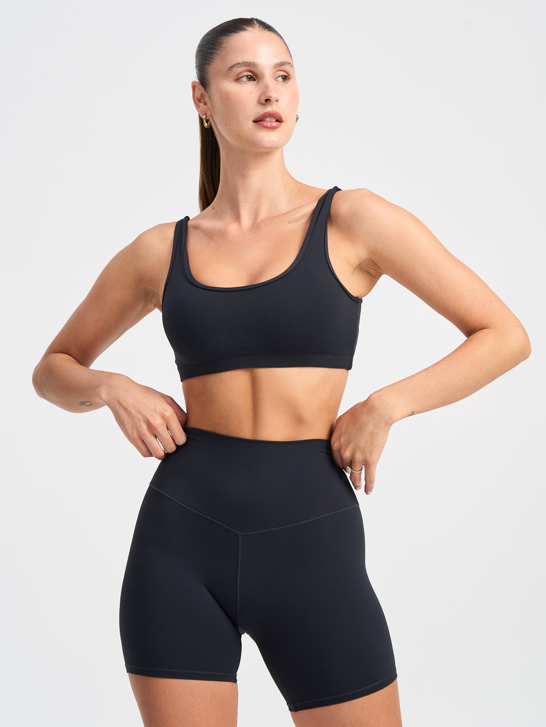 SCOOP NECK CROP - Black