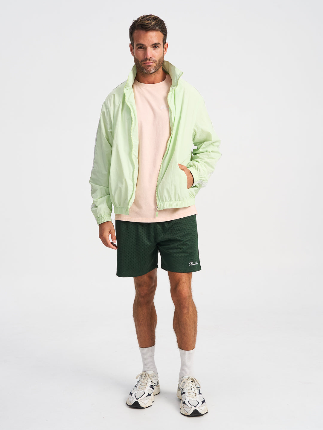 PACKABLE WINDBREAKER - Apple