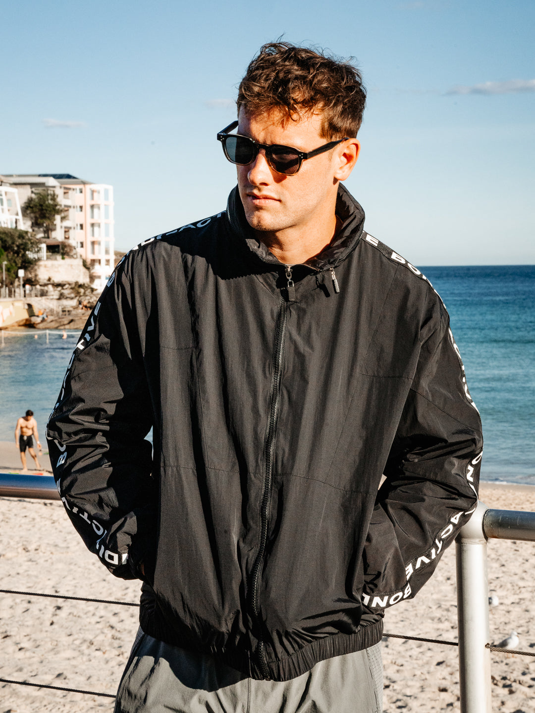 HOODED WINDBREAKER - Black
