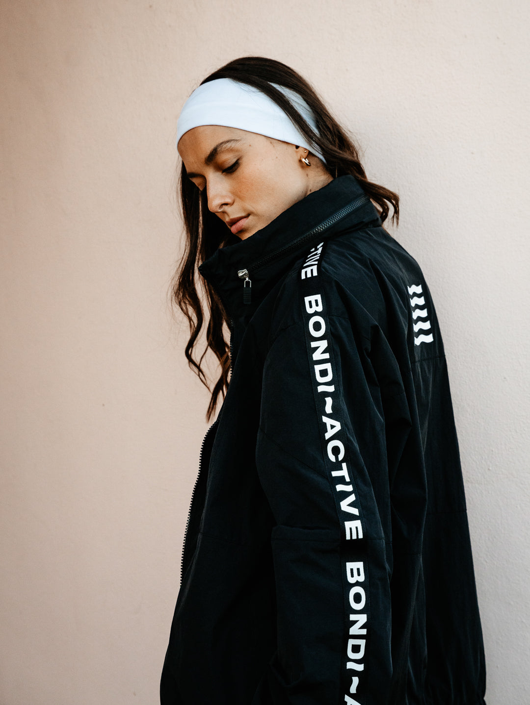 HOODED WINDBREAKER - Black