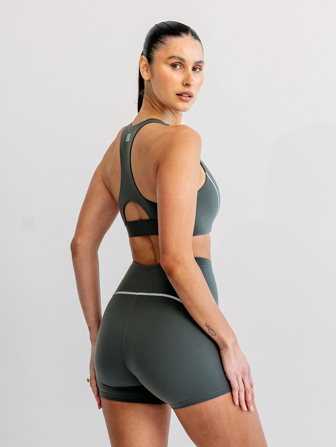 Speedway Evolve Crop - Asphalt