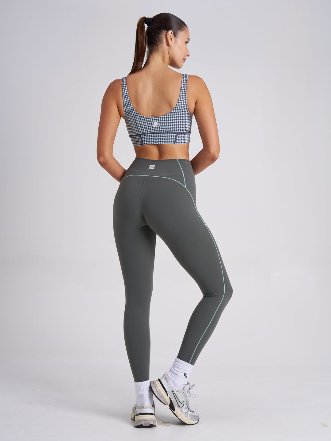 Back view of asphalt grey leggings