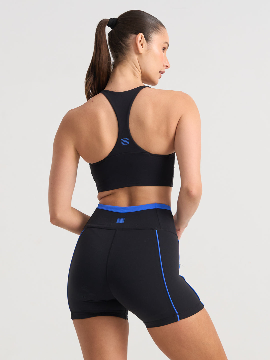 Forma V Racer Crop - Black