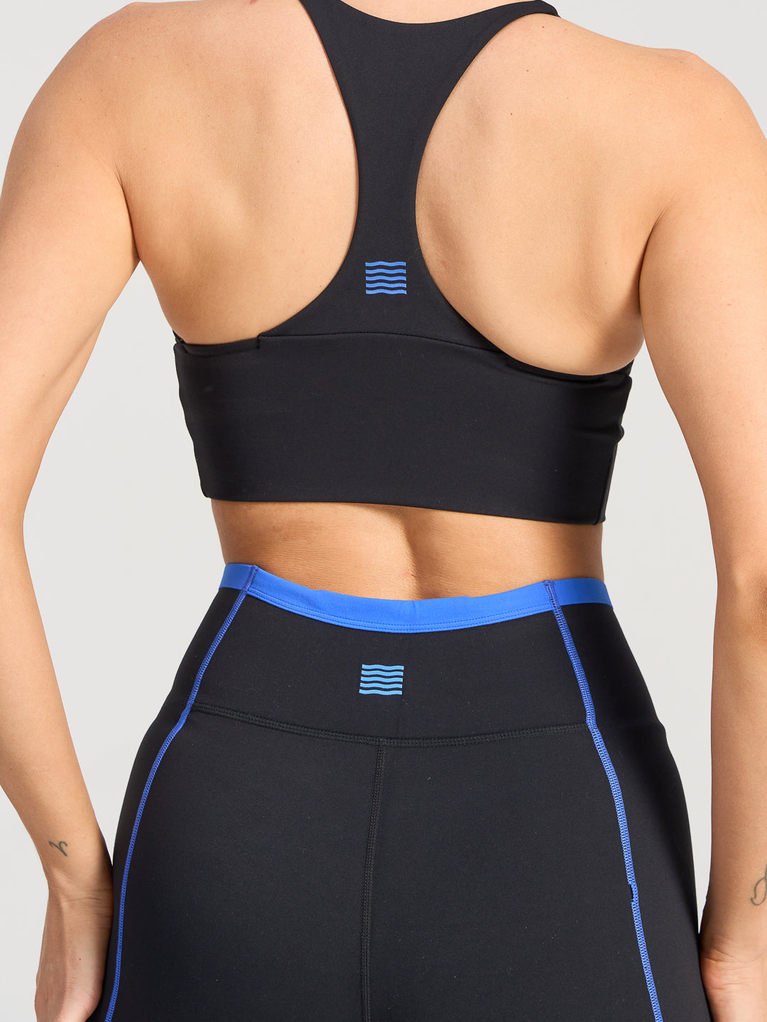 Forma V Racer Crop - Black